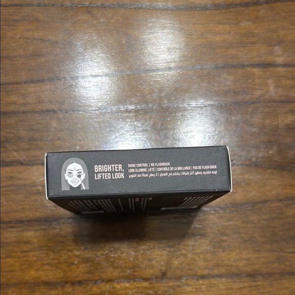 HUDA BEAUTY Easy Bake and Snatch Pressed Talc-Free Setting Powder - Picture 14 of 15